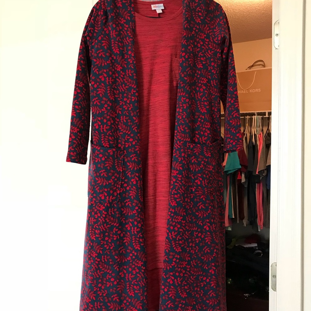 Sarah, Carly OUTFIT